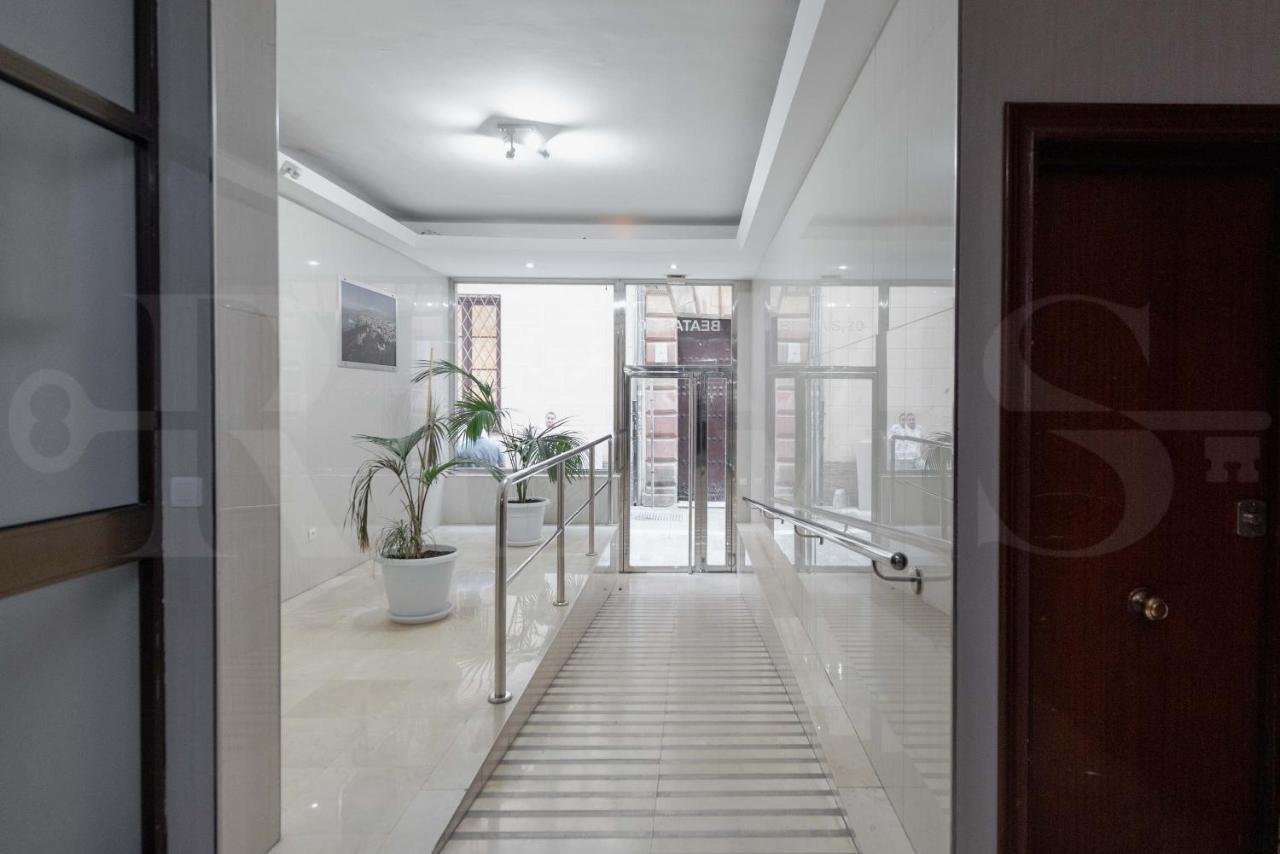 Cosy Flat With Private Balcony - Historic Center By Rems Apartment Malaga Bagian luar foto